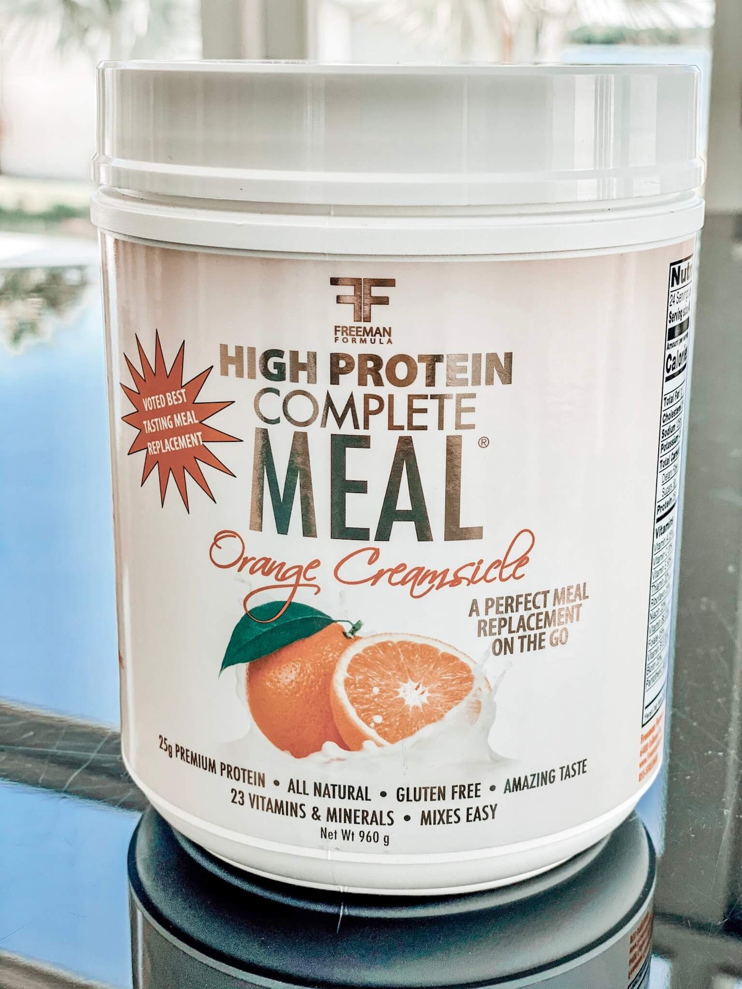 Freeman formula's meal replacement Complete Meal, 25 gms of premium ion-exchange whey protein, 2 gms of fiber, less than 1 gm of sugar, organic brown rice & chia superfood, 38 bioavailable vitamins & minerals, only 163 calories per serving. Gluten FREE, All Natural, No Artificial sweeteners